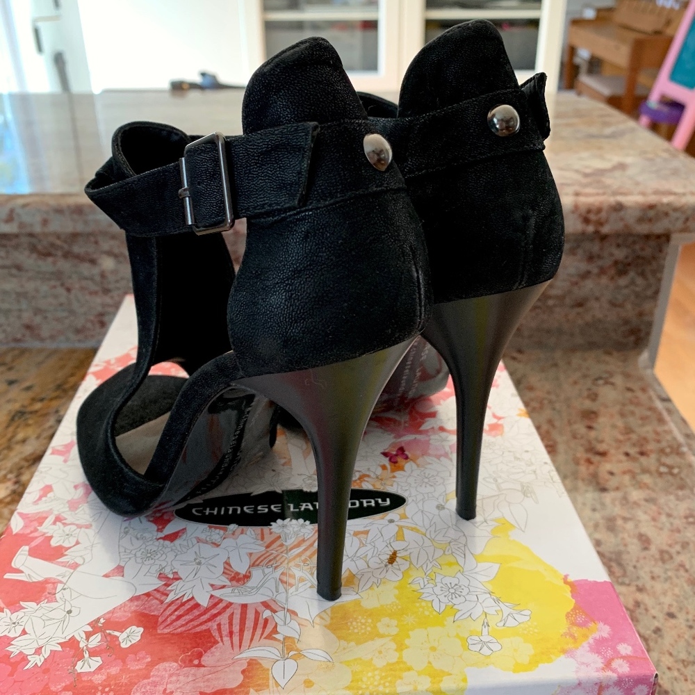 Chinese Laundry Black Jolt Bootie NWT - Picture 5 of 8